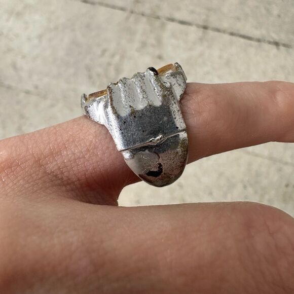 Vintage 60s Mary And Jesus Plastic Flicker Ring - Picture 6 of 6